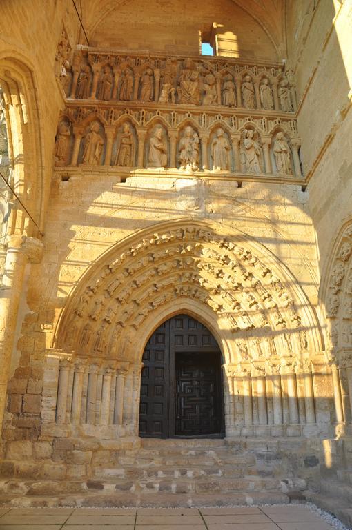 Las Cantigas Villalcázar de Sirga المظهر الخارجي الصورة