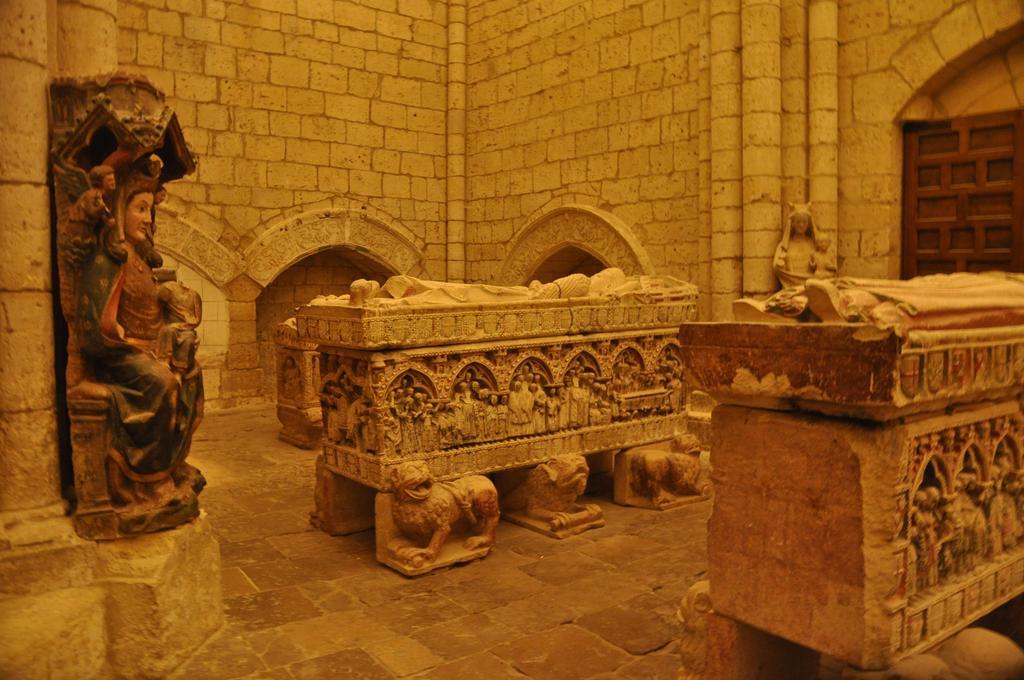 Las Cantigas Villalcázar de Sirga المظهر الخارجي الصورة